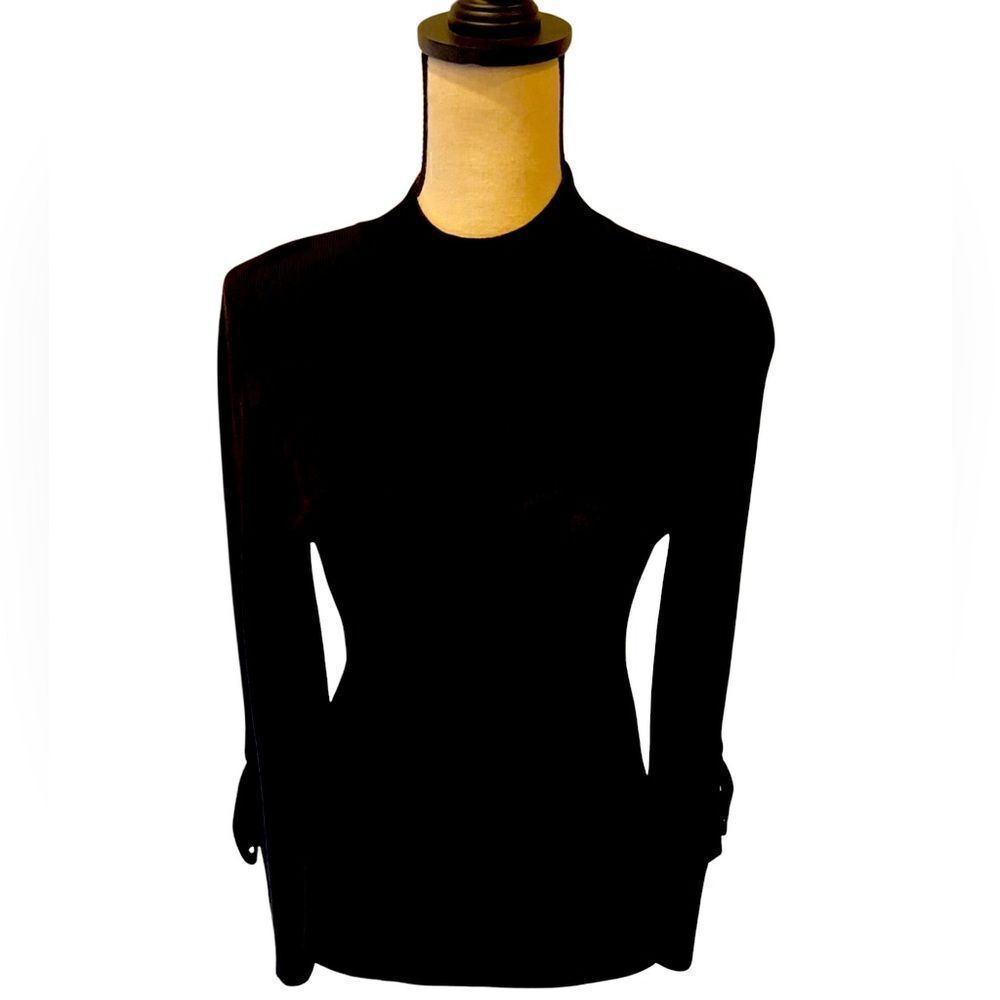 Mock Neck Long Sleeve Knit Sweater. Size: Medium Color: Black